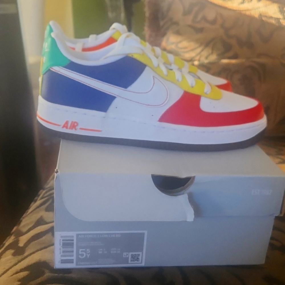 New  Nike Youth multi-color tennis shoes